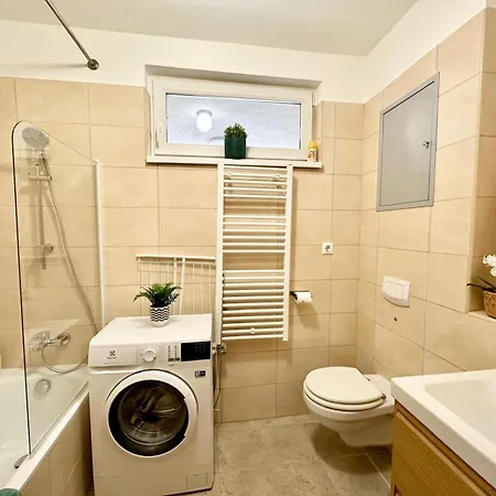 Akacfa Apartment By Chivi #Freeparking Lejlighed *